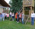 Bild: fvo
Gastgeberfamilie Beimler, Petra Reil (von links) und zweiter Bürgermeister Roman Bauer (rechts) danken Gerlinde Burischeck aus Aschaffenburg und der die Großfamilie Wachs aus Roda für die Treue.