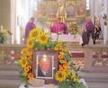 Bild: tu
Stadtpfarrer Pater Hans Ring, Pater Provinzial Thomas Vanek und Domkapitular Josef Kreiml (von links) zelebrieren den Trauergottesdienst für Pater Karl Reber.