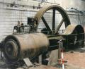 Bild: Stadt Marktredwitz/exb
1907 wurde diese Rockstroh-Dampfmaschine gebaut. Sie stand zuletzt in der Porzellanfabrik Tirschenreuth und war zum Antrieb der Massemühle eingesetzt. Die Teile der Maschine lagern momentan in der Glasschleif und sollen wieder zusammengesetzt werden.