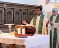 Bild: do
Im Rahmen eines Gottesdienstes verabschiedet Stadtpfarrer Thomas Jeschner (rechts) den indischen Aushilfsvikar Antony.