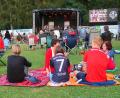 Bild: Kunz
An der "Männer WG" lag es nicht, dass so wenige Besucher gekommen waren, sondern an König Fußball. Aber einige Bayern-Fans waren doch gekommen und harrten bis kurz vor Spielbeginn aus.