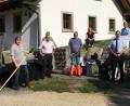 Bild: Wasserwirtschaftsamt Weiden/exb
Mit den neuen Trappnetzen sollen mehr Weißfische aus dem See gezogen werden. Kürzlich fand die Übergabe an den Fischereiverein statt. Im Bild von links Robert Bäumler, Horst Schmid, der Bereichsleiter bei der Regierung der Oberpfalz, Alois Decker (verdeckt), Michael Throner, Andrea Gall, Mathias Rosenmüller und Manuel Schlegel.