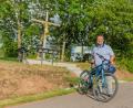 Bild: Theresa Deubzer/exb
Zu Beginn der Corona-Pandemie hat sich Hans Walter ein E-Bike angeschafft, mit dem er in seiner Freizeit die Region erkundet oder das er für einen Abstecher hinauf zum Kastler Berg (Bild) nutzt.