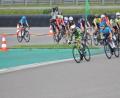 Bild: Rainer Völkl
Die Weidenerin Adelheid Schütz führte viele Kilometer das Feld bei den deutschen Straßenradmeisterschaften auf dem Sachsenring an. Sogar die Profis mussten sich lange hinten einreihen.