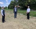 Bild: Andrea Bauer/exb
Initiator Michael Konstantin, Landtagsabgeordneter und Schirmherr Alexander Flierl und Michael Brunner (von links) bei der Besprechung des ersten Opernfestivals.