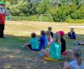 Bild: bsc
30 Kinder zog Zauberer Wobby beim Ferienprogramm der Ortsgruppe der Wasserwacht und des Förderkreises Freibad Friedenfels in seinen Bann. Es gab viel zu lachen und zu staunen.