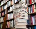 Symbolbild: Frank Rumpenhorst/dpa
Wer bekommt im Corona-Jahr den Deutschen Buchpreis?
