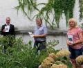 Bild: Stadt Vilseck/exb
Das Ferienprogramm stellten vor (von links): Beirätin Monika Krieger, 2. Bürgermeister Thorsten Grädler, OGV-Vorsitzender Armin Heuberger und OGV-Schriftführerin Angela Kredler.