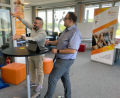 Bild: tka
Reger Austausch: André Pscherer (rechts) diskutiert mit Kurt Salman vom Startup CIPA GmbH/Openpack beim Gründer-Standup-Meeting.