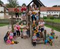 Bild: Petra Zach/exb
Wer hat die größte Sonnenblumen? Die Kinder wetteiferten der Preisverleihung entgegen.
