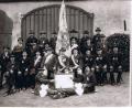 Repro: hl
Die Mitglieder der Krieger- und Soldatenkameradschaft bei der Fahnenweihe im Jahr 1901.