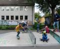 Bild: Kunz
Nach knapp zwei Einführungsstunden waren die Kids so weit, dass sie sich alleine auf ihren Skateboards halten konnten.