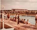 Archivbild: rha
Groß und Klein, Schwimmer und Nichtschwimmer versammeln sich am 21. Mai 1967 im neuen Höhenschwimmbad in Vilseck zur feierlichen Einweihung.