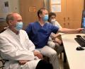 Bild: Bernhard Krebs/exb
Das Chefärzte-Team der Asklepios Klinik Burglengenfeld (von links) Dr. Jörg-Heiner Möller (Chefarzt Kardiologie), Dr. Michael Schütz (Chefarzt Anästhesie und Intensivmedizin) und Dr. Josef Zäch (Ärztlicher Direktor) machte gute Erfahrungen mit dem Cortison-Einsatz.