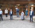 Bild: fg
Die im Frühsommer ausgeschiedenen Hirschauer Stadträte werden verabschiedet (von links): Michael Högl, Stefan Bauer, Franz Birner, Günther Schuster, Brigitte Groher und Kerstin Ackermann zusammen mit Bürgermeister Hermann Falk.