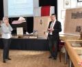 Bild: Andreas Royer
Führung durch die Stuchs-Ausstellung mit (von links) Bürgermeister Michael Göth, Christa Standecker und Markus Lommer.