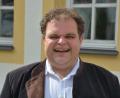 Bild: jr
Neuer Kaplan in Mitterteich ist der 38-jährige gebürtige Burglengenfelder Daniel Schmid. In den vergangenen drei Jahren war er in Furth im Wald tätig.