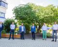 Bild: stg
Abgeordneter Albert Rupprecht besuchte mit dem Kastler Bürgermeister Hans Walter (Fünfter und Vierter von links), Zweiter Bürgermeisterin Michaela Veigl und VG-Geschäftsstellenleiter Reinhard Herr (von links) die Firma IEM Fördertechnik: Gesprächspartner waren die geschäftsführenden Gesellschafter Ralf Zander und Alexander Remes (von rechts) sowie Mitarbeiter Michael Koch (Dritter von links).