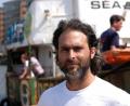 Archivbild: Daniel Bockwoldt
Michael Buschheuer, Gründer der Organisation Sea-Eye, steht vor dem Rettungsschiff «Sea-Eye».