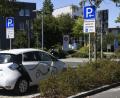 Symbolbild: Petra Hartl
Seit 2019 können in Amberg Elektrofahrzeuge ausgeliehen werden. Sie stehen am Parkplatz beim Kongresszentrum (im Bild) und an der Kräuterwiese.