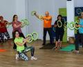 Bild: R. Kreuzer
Ein neues Sportgerät begeistert die Sportgruppe beim "Swing, Move und Smile" im Medienraum von Oberpfalz-Medien.