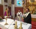 Bild: swo
Gemeinsam feierten (von links) Domkapitular Wolfgang Hörl aus der Diözese Eichstätt, der Gebenbacher Pfarrvikar Christian Preitschaft und Pfarrer Stefan Fischer aus Hirschau mit zahlreichen Gläubigen beider Konfessionen den ökumenischen Gottesdienst des Mausbergfests.