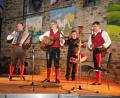Bild: frd
Mit flotten Musikstücken brachten (von links) Martin Ebenhöch, Georg Ebenhöch, Martin Spitzhirn und Xaver Bayer Stimmung auf die Bühne vor dem Centrum Bavaria Bohemia.