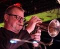 Bild: Louis Reitz
Der Trompeter Stephan Zimmermann eröffnet am 25. September den Weidener Jazzherbst. In seinem Quintett findet sich die Creme der deutschen Jazz-Szene. Moderner Jazz auf höchstem Niveau ist angesagt!