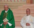 Bild: kro
Monsignore Herbert Hautmann (links), geboren 1934 in Eger, feierte in Maria Loreto 60. Priesterjubiläum. Mitkonzelebrant und Prediger war der Militärpfarrer Sebastian Gräßer aus Frankenberg/Sachsen.
