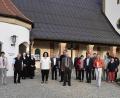 Bild: sck
Domkapitular Josef Zerndl beim Gruppenbild mit den Priestern und Ehrenamtlichen aus dem Seelsorgebereich Auerbach-Pegnitz.