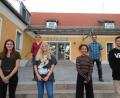 Bild: Angela Harbauer/exb
Über die Erfolge freuen sich (vorne von links) Katharina Schlereth (Querflöte), Julia Fiedler (Klarinette), Marlis Cordts (Klarinette), Jan Tischner (Klarinette) sowie (hinten von links) Ute Neger und Stefan Neger.