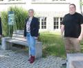 Bild: Stefan Malzer, Landratsamt Tirschenreuth/exb
Der Regionalmanager des Landkreises, Florian Rüth (rechts), und Landrat Roland Grillmeier stellten MdL Anna Toman auch Möglichkeiten vor, wie ein Klimaschutz-Manager finanziert werden könnte.