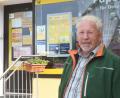 Bild: Gabi Schönberger
Hermann Schmid ist Postler der alten Schule. Daher bedauert er nicht nur als Kunde die Schließung der Postbank-Filiale in Altenstadt.