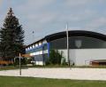 Bild: sm
Die Tennishalle in Altenstadt könnte saniert werden. Zurzeit gibt es dafür unter bestimmten Voraussetzungen Fördergeld. Ideen für eine Umgestaltung gibt es etliche im Gemeinderat.