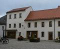 Bild: jr
Bis 2028 ist die Finanzierung des Mehrgenerationenhauses in Mitterteich gesichert. Die Stadt stimmte der Kofinanzierung zu. Jährlich bezahlt die Stadt 10000 Euro, bekommt aber 5000 Euro wieder zurück. Die Entscheidung fiel einstimmig aus.