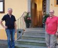 Bild: Wieder
Hans Riedlbauer (rechts) und Helmut Schöner (links) stehen mit Peter Trottmann an der Spitze des Aktionsbündnisses Walderhalt. Die Unterstützer-Unterschriftenlisten liegen in der Tankstelle Schmidt in der Pressather Straße 95 aus.