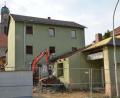 Bild: dob
Bald gehört die ehemalige Brauerei und Gaststätte Würschinger oder "Binner-Lenz" in der Pfarrgasse der Vergangenheit an. Bagger sind derzeit mit dem Abbruch des Gebäudetrakts beschäftigt.