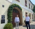 Bild: paf
Schnaittenbachs Bürgermeister Marcus Eichenmüller (links) empfing Landtagsabgeordneten Harald Schwartz zum Antrittsbesuch im Schnaittenbacher Rathaus.