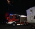 Bild: edo
Feuerwerk für die Feuerwehr: Zur Begrüßung steigen Feuerwerkraketen in den Vorbacher Abendhimmel.