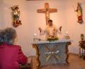 Bild: gi
Pfarrer Udo Klösel zelebriert seinen ersten Patroziniumsgottesdienst in der Dorfkapelle St. Michael in Ragenwies.