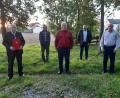 Bild: fsb
Die beiden Jubilare Werner Faget (links) und Johann Stahl (rechts) zusammen mit Vorsitzenden Karl Kick junior (Mitte) sowie Ehrenvorsitzenden Josef Kammerer (Zweiter von links) und Kreisvorsitzenden Markus Ludwig (Zweiter von rechts)