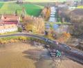 Bild: Matthias Kunz, Tourismuszentrum Oberpfälzer Wald/exb
Das Abfischen des Kornthaner Weihers von oben. Wer weiß, wie alt der imposante Teich ist, ist bei der Schitzeljagd durchs Land der 1000 Teiche schon einen Schritt weiter.