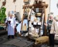 Bild: ü
Martin Kohl (rechts) und Hausmetzger Hans Hafner mit den Exponaten rund ums Schlachten.