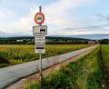 Bild: Hösamer
Das interkommunale Gewerbegebiet an der A 93 soll sich auch südlich des Brunnfelds (im Hintergrund) erstrecken. Im Zuge der Planungen taucht auch die einst begrabene "Globus-Spange" wieder auf.