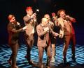 Bild: gf
Die Gesangsgruppe Viva Voce beim Geburtstagslied für Christa, die am 2. Oktober Geburtstag hatte, aber nicht im Stadttheater anwesend war.