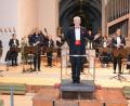 Bild: swo
Das Große Holzbläserensemble des Polizeiorchesters Bayern mit seinem Chefdirigenten, Generalmusikdirektor Professor Johann Mösenbichler, nach dem grandiosen Konzert in der Gebenbacher Pfarrkirche.