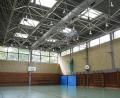 Bild: Gabi Schönberger
Die Turnhalle des Gymnasiums Neustadt/WN ist schwer in die Jahre gekommen. Nun stellt sich die Frage, ob Schüler und Vereine eine neue Sportstätte bekommen oder nur eine sanierte.