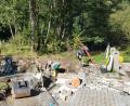 Bild: gi
Mit Nachdruck arbeitet die Firma Schmidt derzeit am „Gesundheitszentrum“ bei der Kneippanlage im Kurpark Moosbach. Man will die Arbeiten in diesem Bereich noch heuer abschließen.