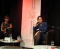Bild: aks
Für eine Lesung und ein Gespräch rund um das Thema „Weggehen und Ankommen“ holte das Literaturhaus Oberpfalz die Schriftstellerinnen Nadine Schneider (links) und Katerina Poladjan ins Capitol.