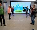 Bild: Gudrun Sirtl/exb
Die Mitglieder der Fairtrade-Steuerungsgruppe in Waldsassen im Rathaus-Foyer, von links Paula Pöllinger, Gudrun Sirtl, Karin Neumann (Konditorei Rosner) sowie Bürgermeister Bernd Sommer und von rechts Christina Kunz, Harald Hertel und Angela Frank.